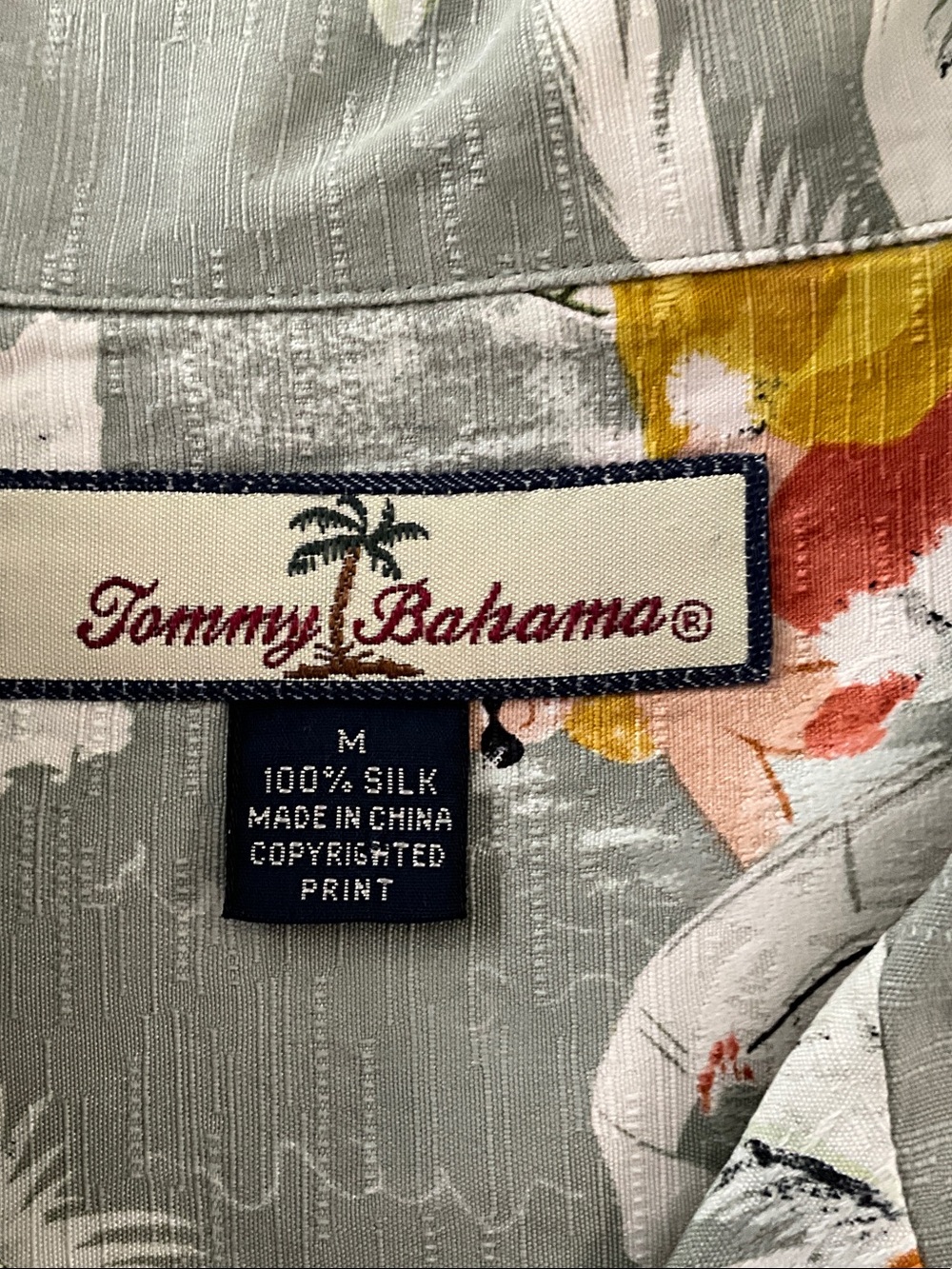 Tommy Bahama Cool Yule Hawaiian Christmas silk button down vintage shirt. - Picture 2 of 4